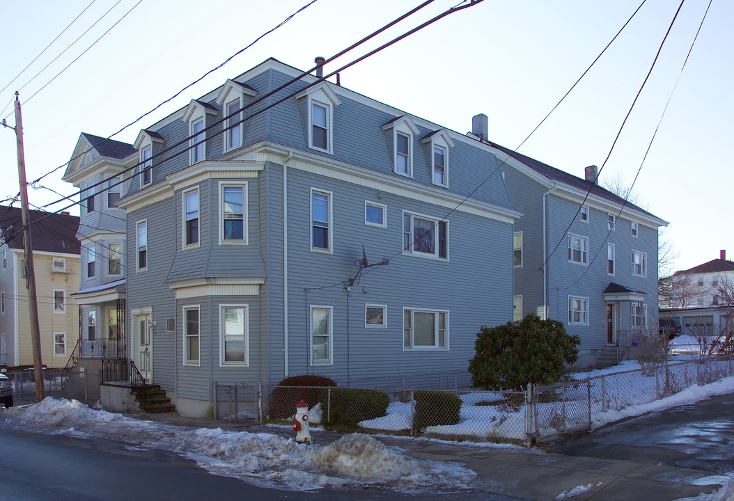 151-157 Snell St in Fall River, MA - Building Photo
