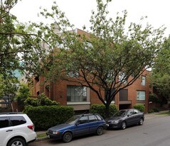 Willow Arbor in Vancouver, BC - Building Photo