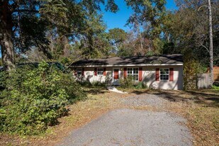 1737 Bozo Ln in Johns Island, SC - Building Photo