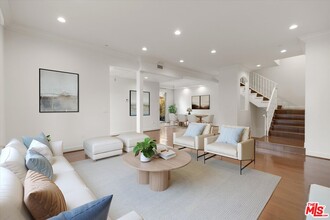 1032 3rd St in Santa Monica, CA - Building Photo - Building Photo