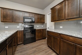 2039 Vintage Farms Wy in Brenham, TX - Building Photo - Building Photo