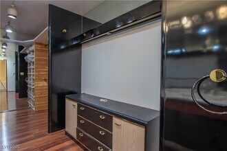 3111 Bel Air Dr in Las Vegas, NV - Building Photo - Building Photo