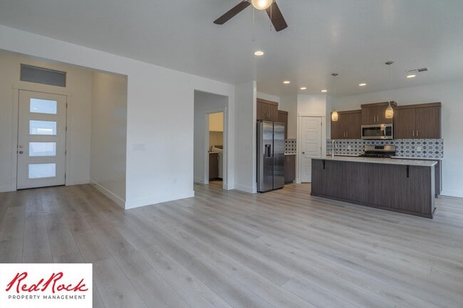 5785 Flattop Dr in Saint George, UT - Building Photo - Building Photo