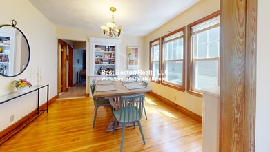35 Woods Ave in Somerville, MA - Building Photo - Building Photo