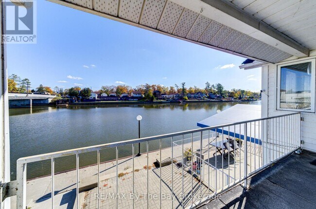 15 Willow St in Wasaga Beach, ON - Building Photo - Building Photo