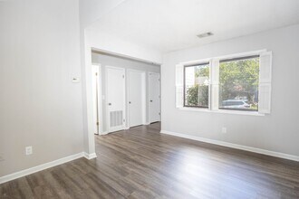 818 Chickasaw Ave in Auburn, AL - Building Photo - Building Photo