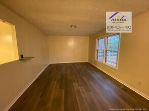 733 Goodyear Dr in Spring Lake, NC - Building Photo - Building Photo