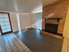 1905 E Lind Rd in Tucson, AZ - Building Photo - Building Photo