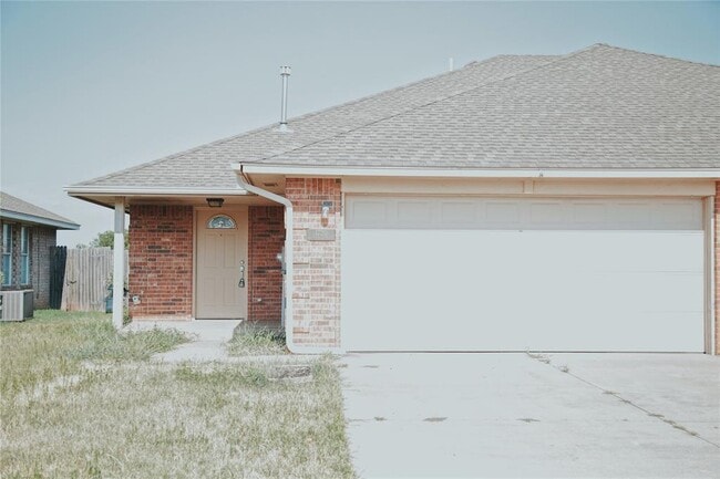 property at 1720 W Palm Pl
