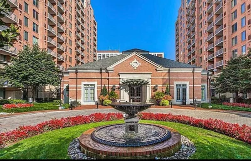 11710 Old Georgetown Rd in Rockville, MD - Building Photo