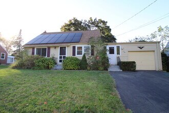 55 Howe Rd in New Britain, CT - Building Photo - Building Photo