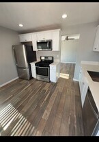 6980 Lisbon St in San Diego, CA - Building Photo