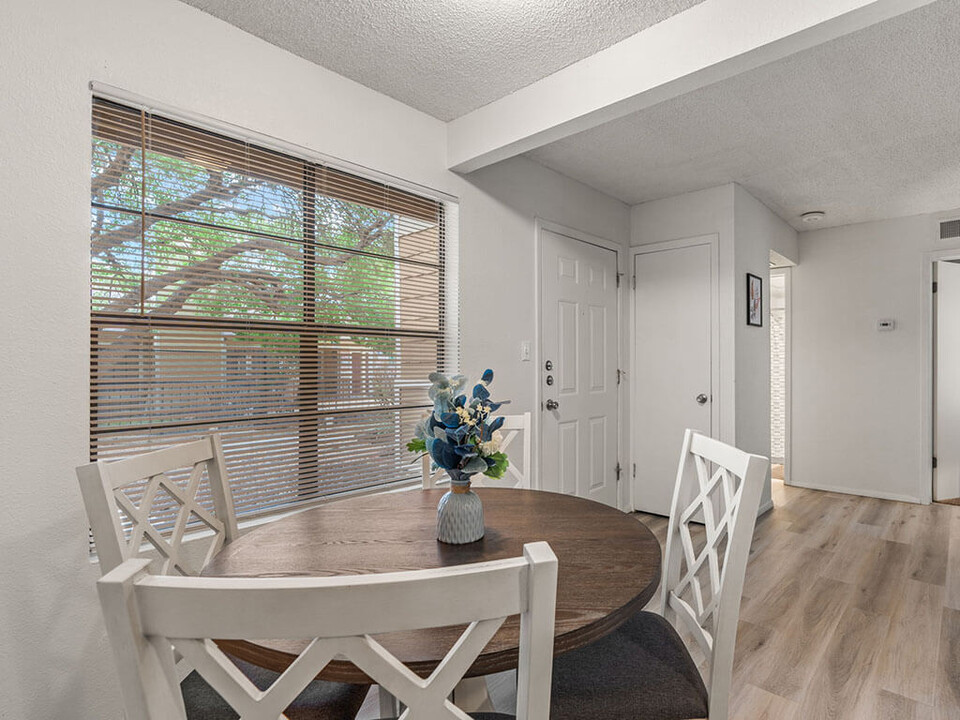 Saddlecreek Apartments in Roswell, NM - Building Photo