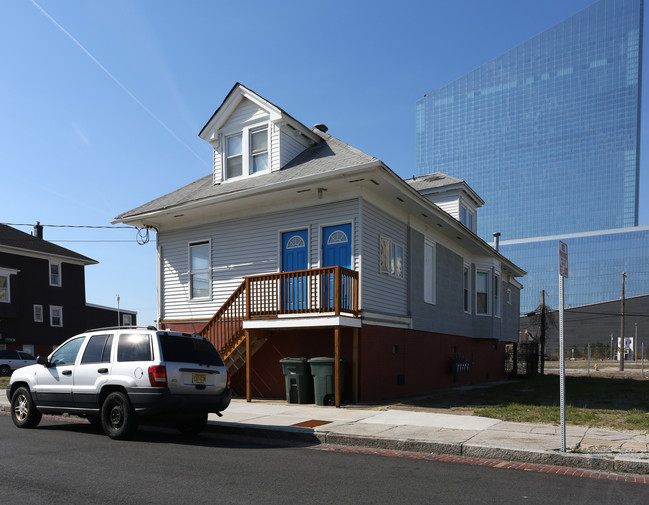 214 Seaside Ave in Atlantic City, NJ - Foto de edificio - Building Photo