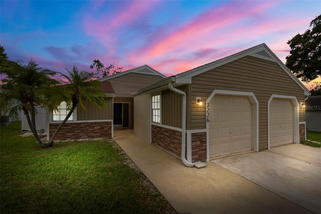 3226 Cloverplace Dr in Palm Harbor, FL - Building Photo