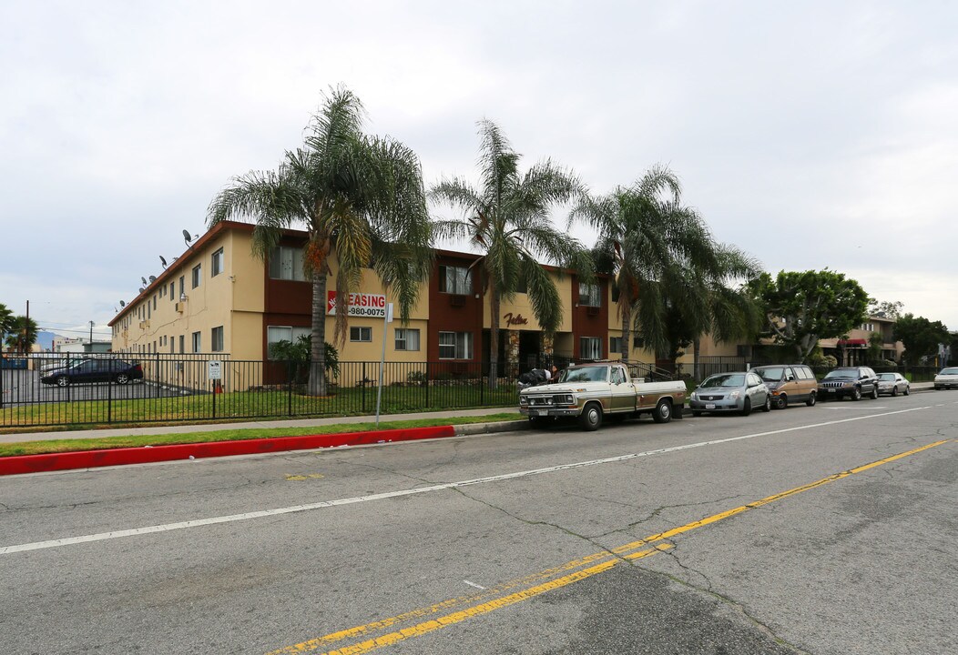 Fulton III Apartments in North Hollywood, CA - Building Photo