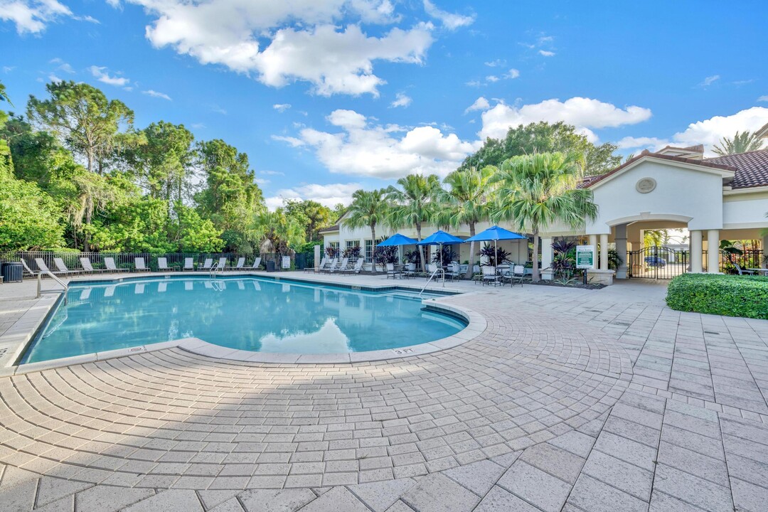 281 SE Kitching Cir in Stuart, FL - Building Photo