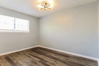 4701 Flat Shoals Rd in Union City, GA - Building Photo - Building Photo