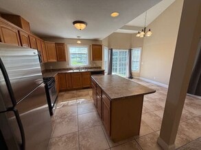 2236 W Geneva Rd in Peoria, IL - Building Photo - Building Photo