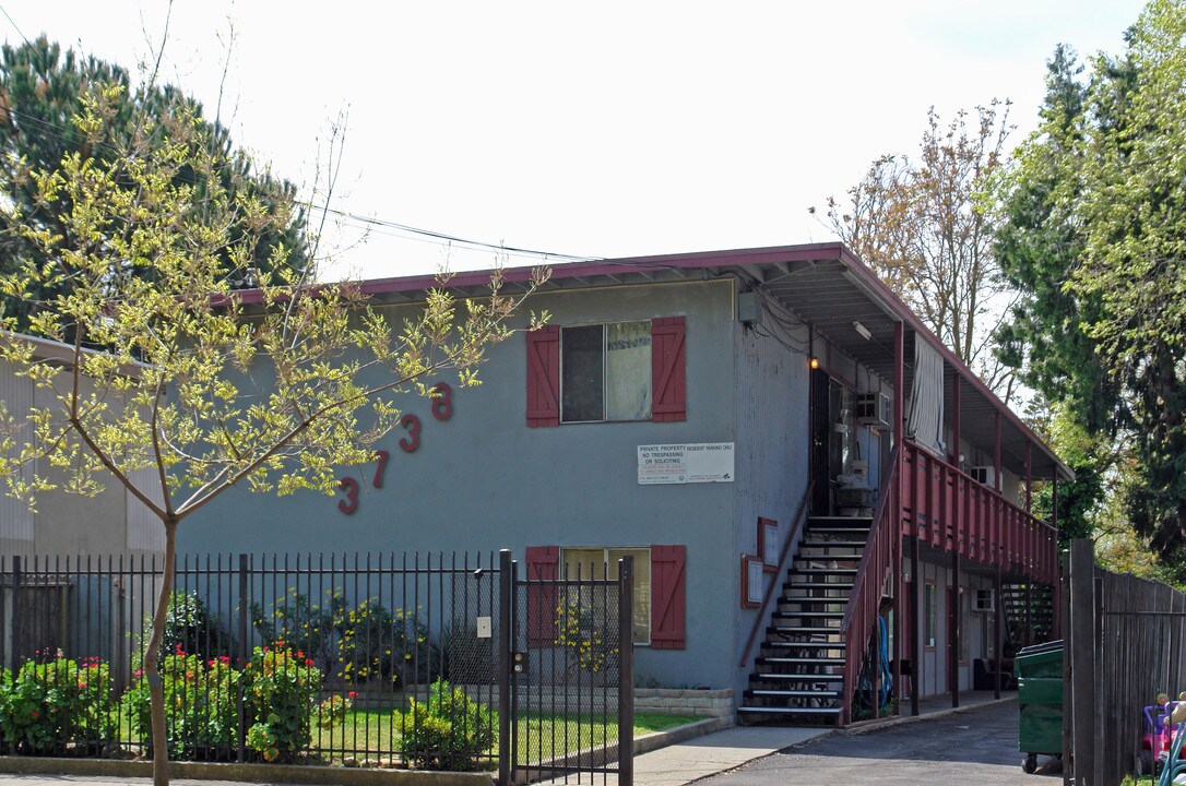 3738 4th Ave in Sacramento, CA - Foto de edificio