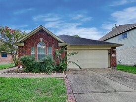 3523 Pine Valley Dr in Pearland, TX - Building Photo