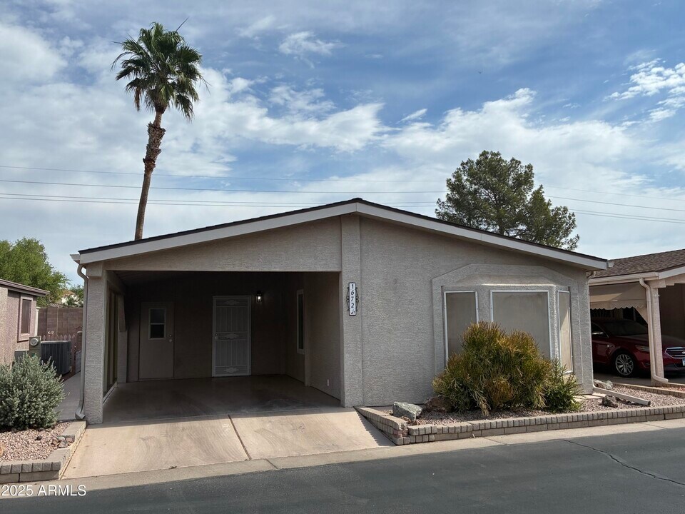 1672 E Augusta Ave in Chandler, AZ - Building Photo