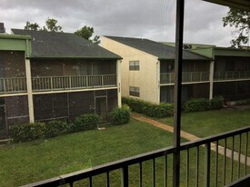 4124 NW 88th Ave in Coral Springs, FL - Building Photo