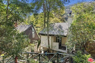 8325 Lookout Mountain Ave in Los Angeles, CA - Building Photo - Building Photo