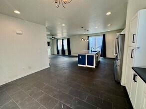 1997 W 900 N in Layton, UT - Foto de edificio - Building Photo
