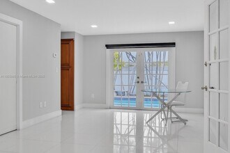 13231 SW 68th St in Miami, FL - Building Photo - Building Photo