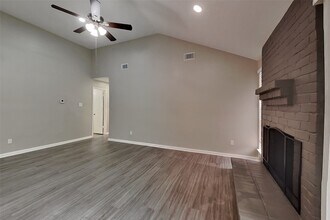 16915 Tranquil Dr in Sugar Land, TX - Building Photo - Building Photo