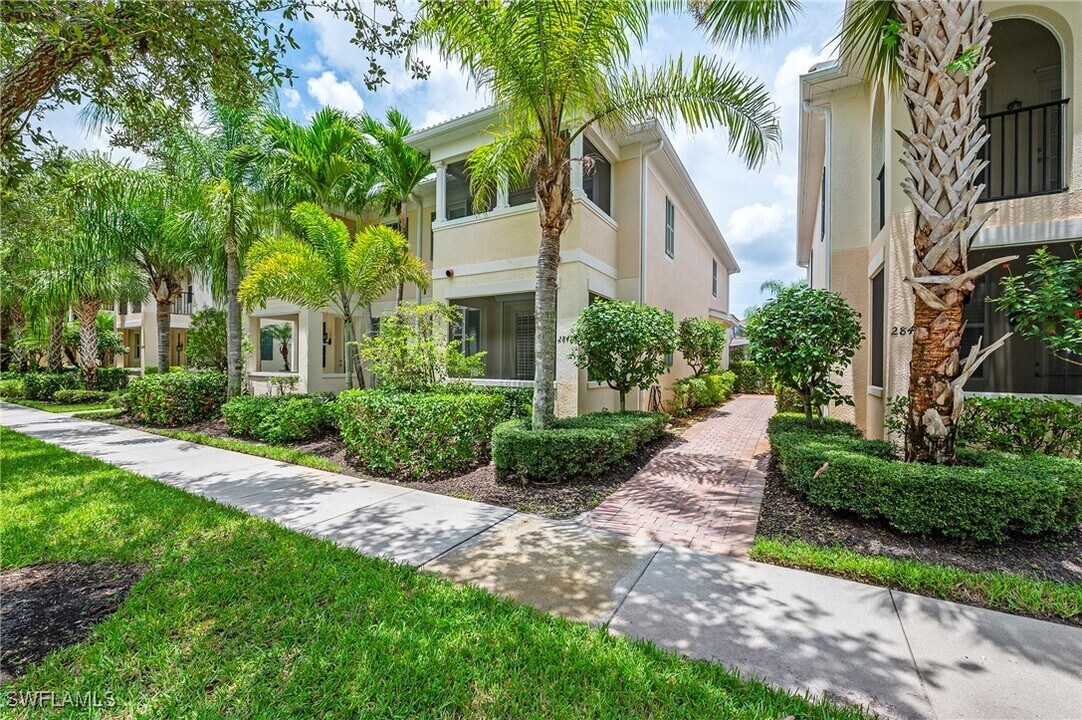28470 Villagewalk Blvd in Bonita Springs, FL - Building Photo