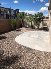 6217 Barton Manor St in Henderson, NV - Building Photo - Building Photo