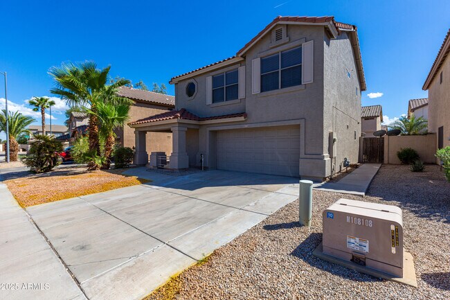 12721 W Almeria Rd in Avondale, AZ - Building Photo - Building Photo