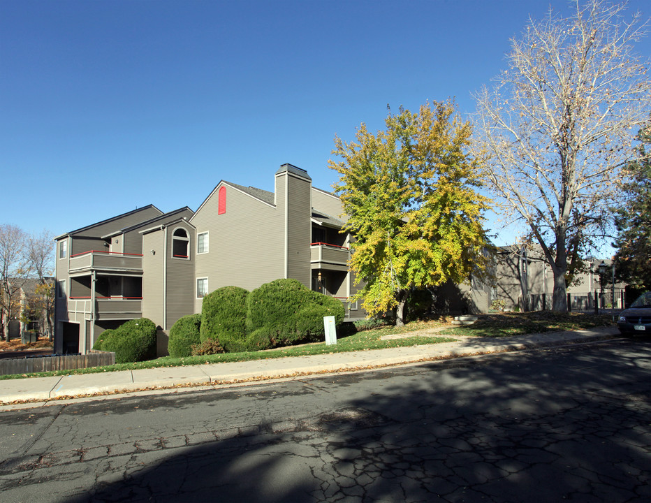 Sycamore Hills in Littleton, CO - Building Photo