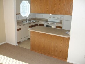 12504 E Pacific Cir in Aurora, CO - Building Photo - Building Photo