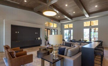 15500 Middlebrook Dr in Houston, TX - Building Photo - Building Photo