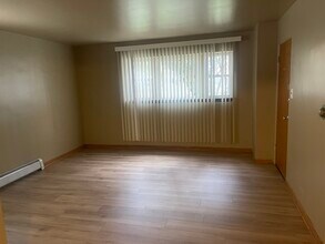 2130 S 16th Ave, Unit #GS in Broadview, IL - Foto de edificio - Building Photo