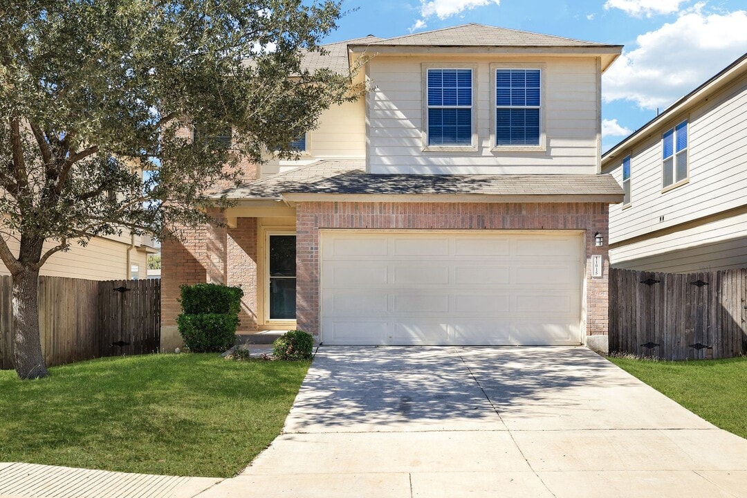 11015 Gilpin Canyon in Helotes, TX - Building Photo