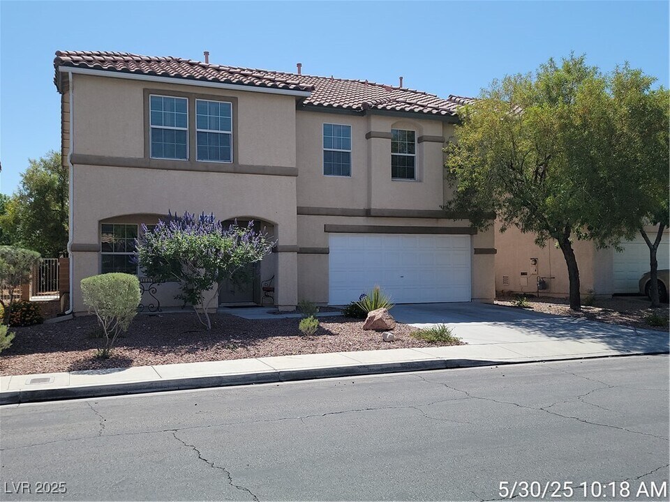 11212 Tuscolana St in Las Vegas, NV - Building Photo
