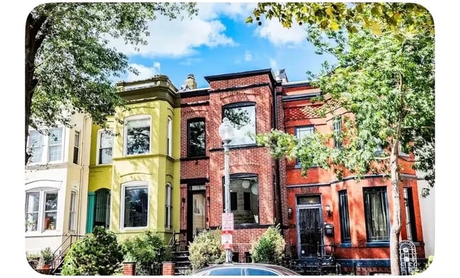 property at 8 Quincy Pl NE