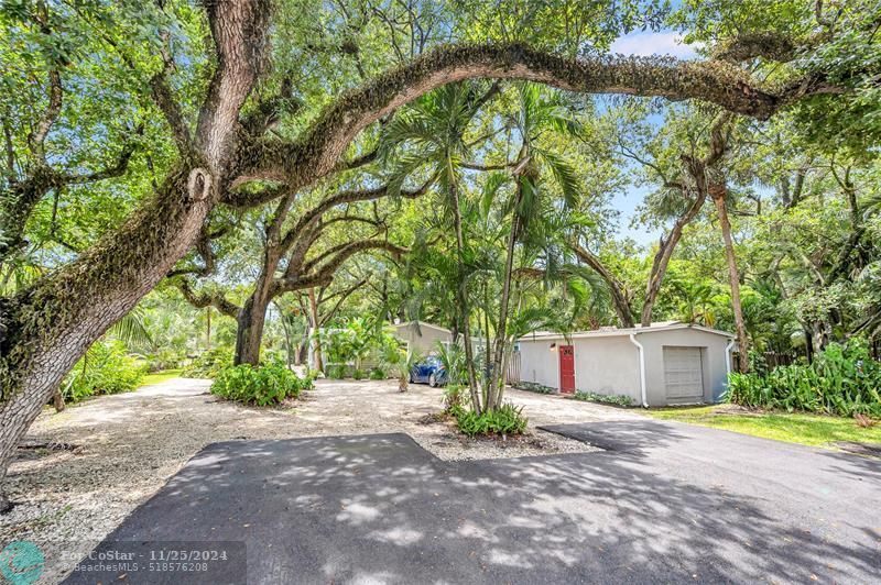 2401 SW 15th Ave in Fort Lauderdale, FL - Building Photo