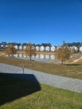 5684 Native Oak Dr in Tallahassee, FL - Foto de edificio - Building Photo