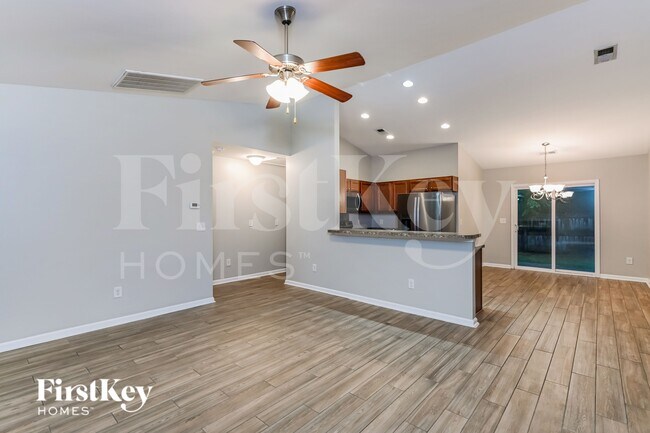 215 Coosawatchie St in Summerville, SC - Building Photo - Building Photo