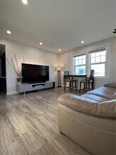 536 14th St, Unit 304 in Miami Beach, FL - Building Photo - Building Photo