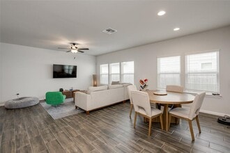 10712 Timber Brook Pass in Austin, TX - Building Photo - Building Photo