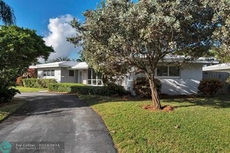 2417 Bayview Dr in Fort Lauderdale, FL - Building Photo - Building Photo