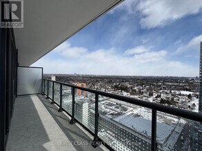 5858 Yonge St in Toronto, ON - Building Photo - Building Photo