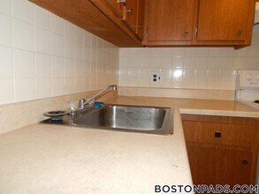 524 Putnam Ave in Cambridge, MA - Foto de edificio - Building Photo