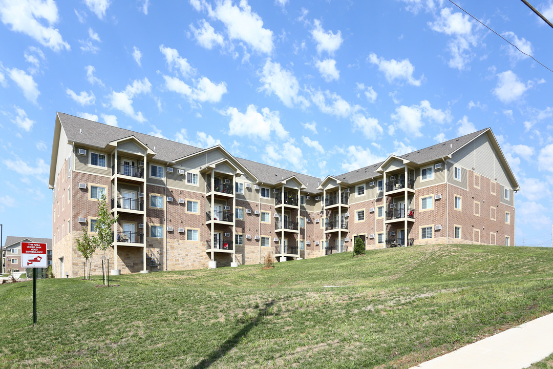 Hilltop l in Des Moines, IA - Foto de edificio